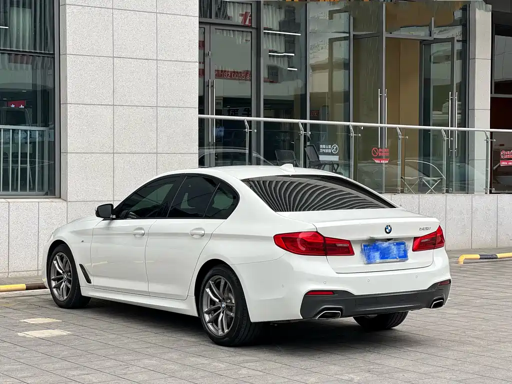 BMW 5 Series (Import) — миниатюра 6