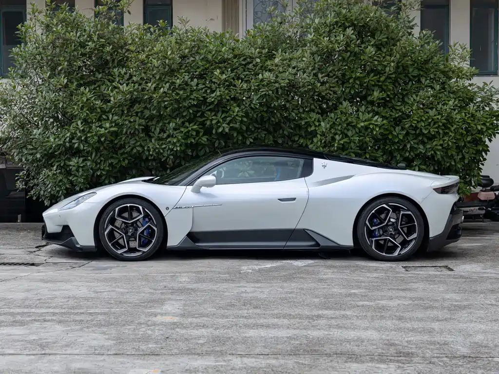 Maserati MC20 2020 3.0T Standard