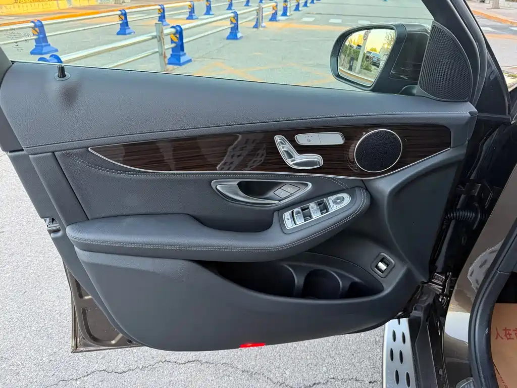 Mercedes-Benz GLC — миниатюра 11