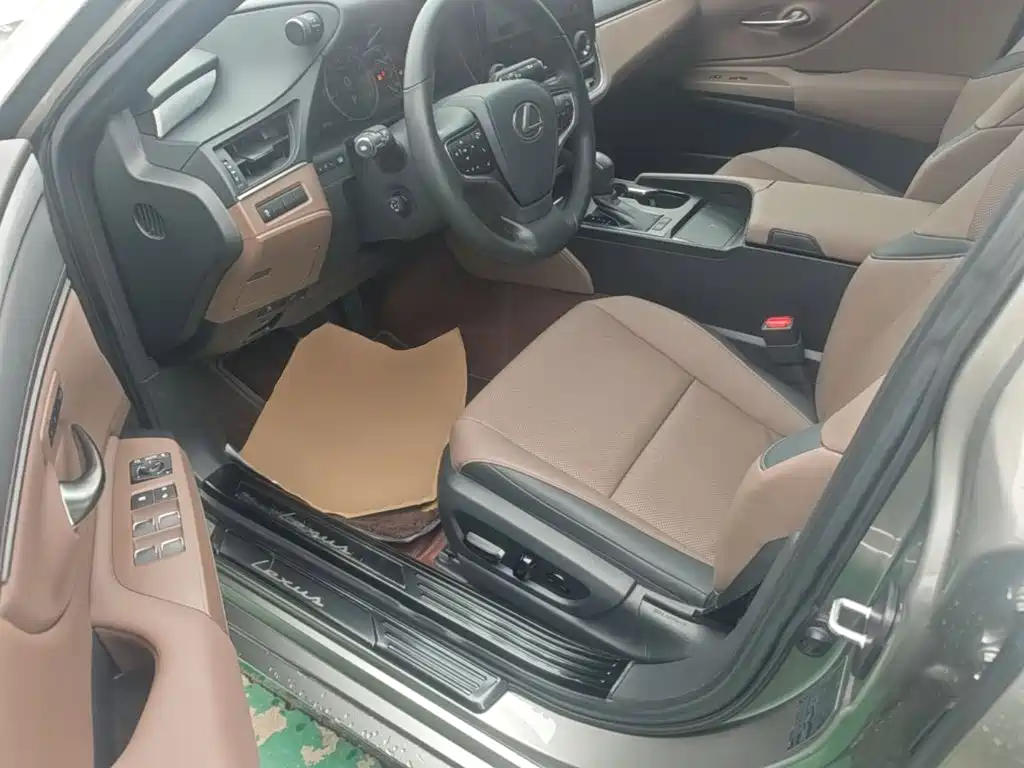 Lexus ES — миниатюра 16