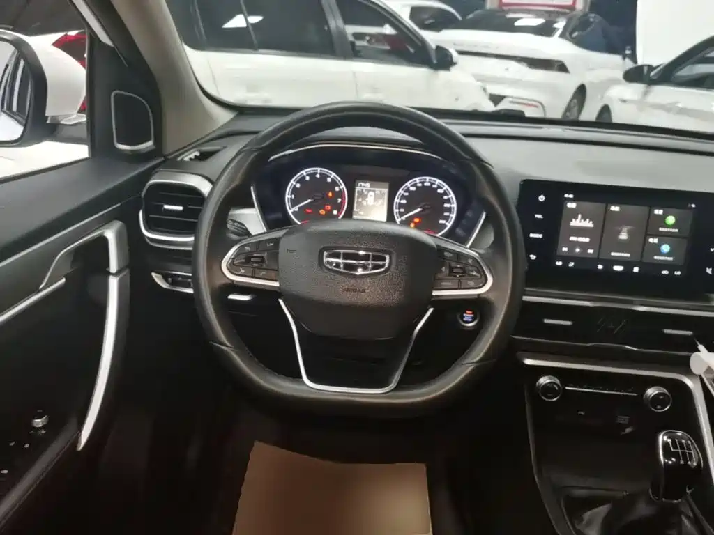 Geely Binyue — миниатюра 11