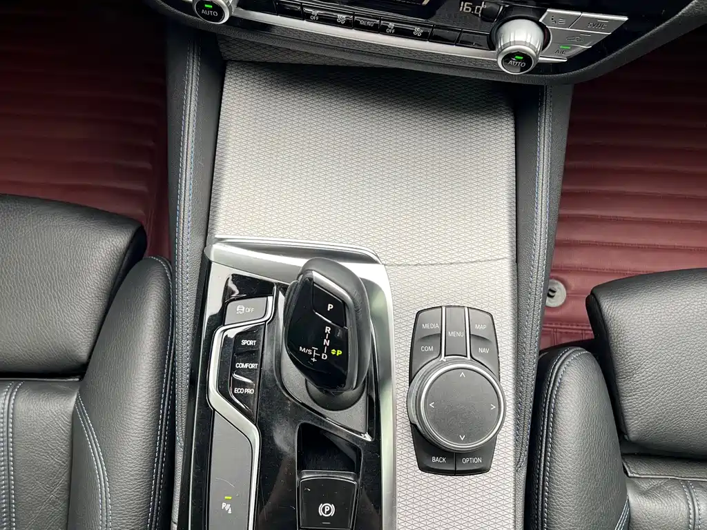 BMW 5 Series (Import) — миниатюра 17