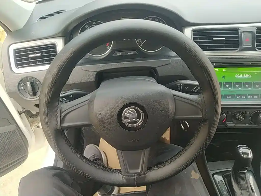 Skoda Rapid Spaceback — миниатюра 11