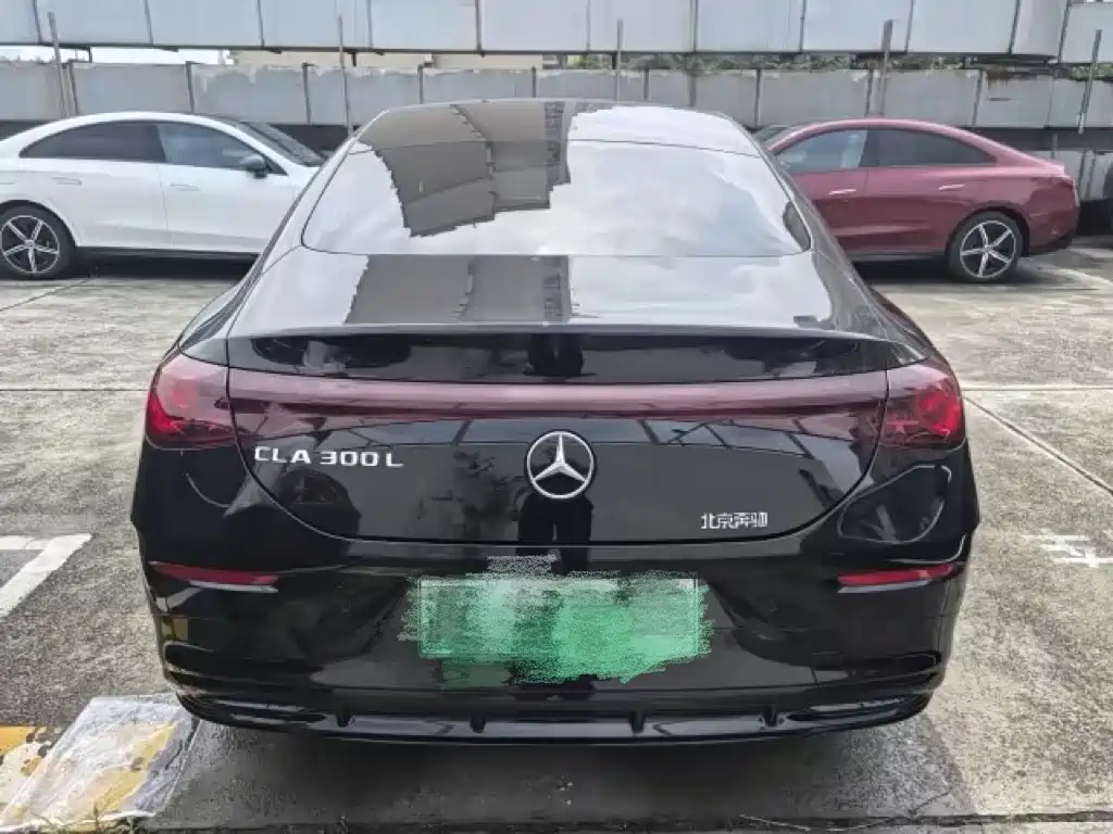 Mercedes-Benz CLA 2025 300L