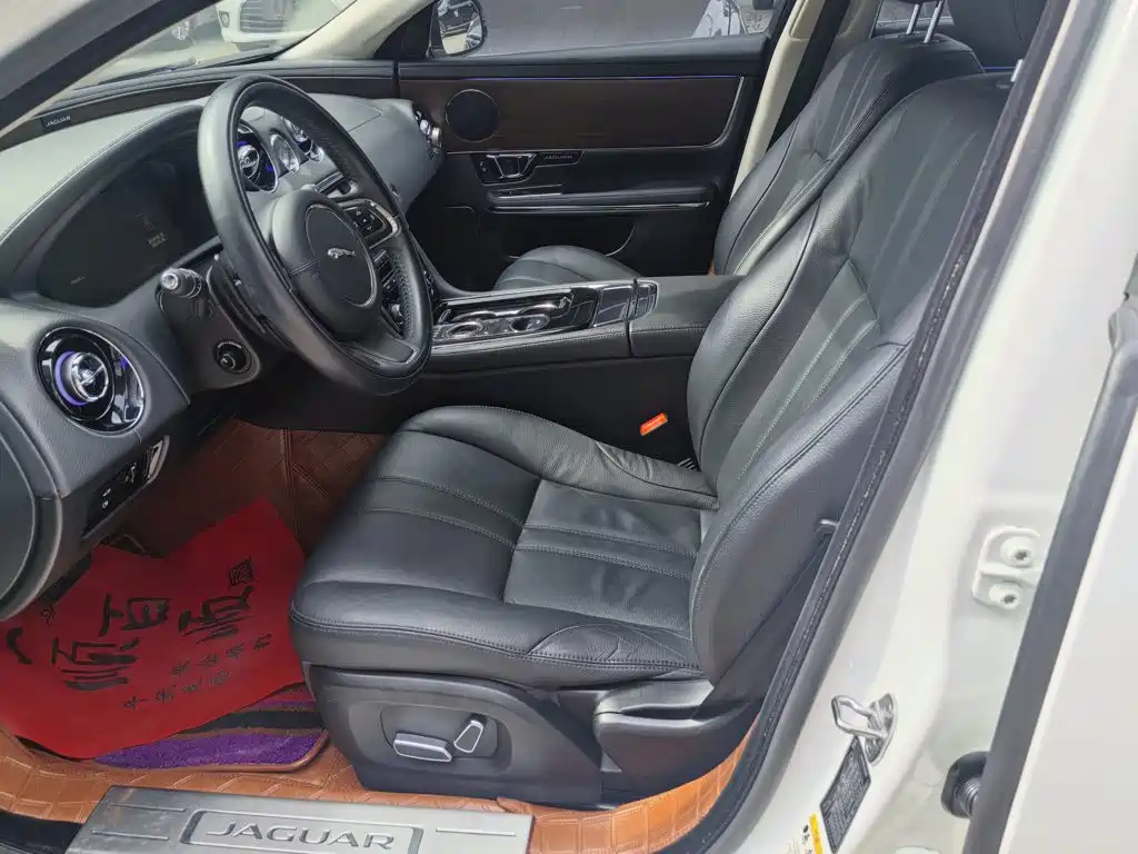 Jaguar XJ — миниатюра 7