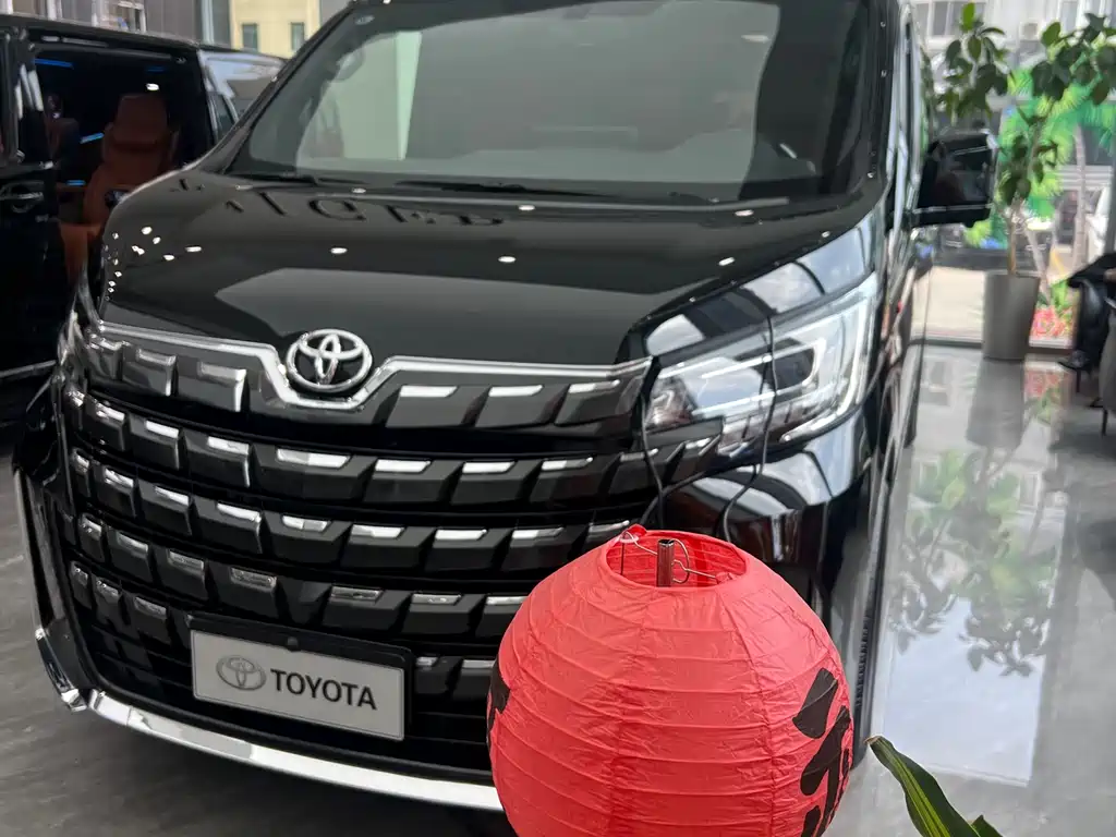 Toyota HiAce 2025 3.5L AT