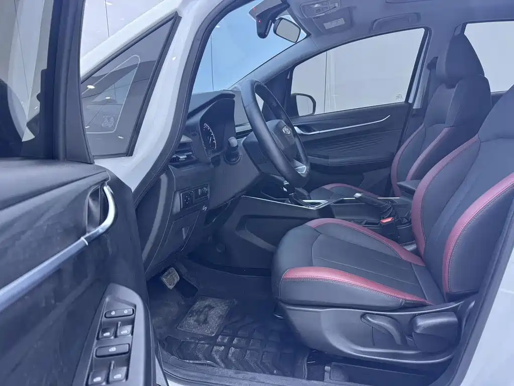 Geely Vision X3 — миниатюра 10