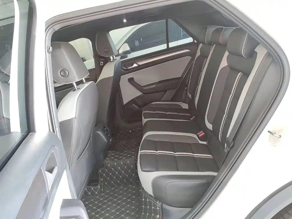 Volkswagen T-Roc — миниатюра 17