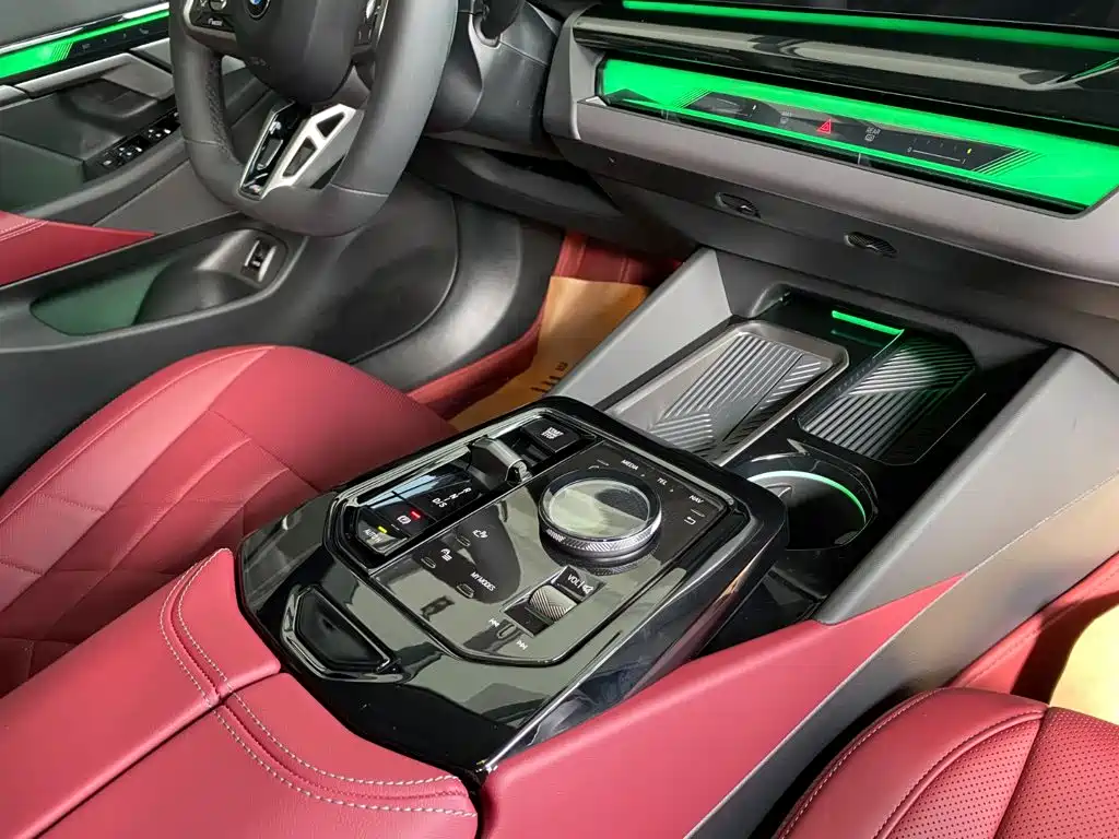 BMW 5 Series — миниатюра 11