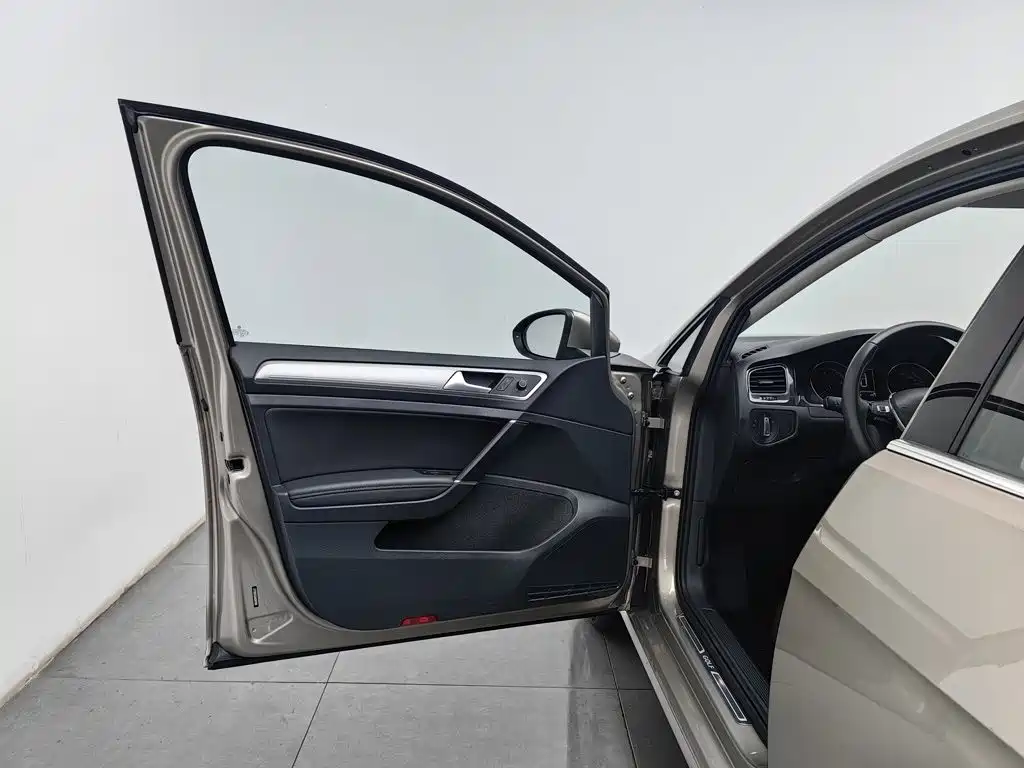Volkswagen Golf — миниатюра 8