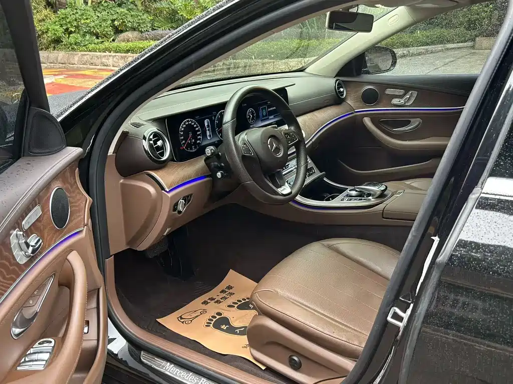 MERCEDES-BENZ E CLASS