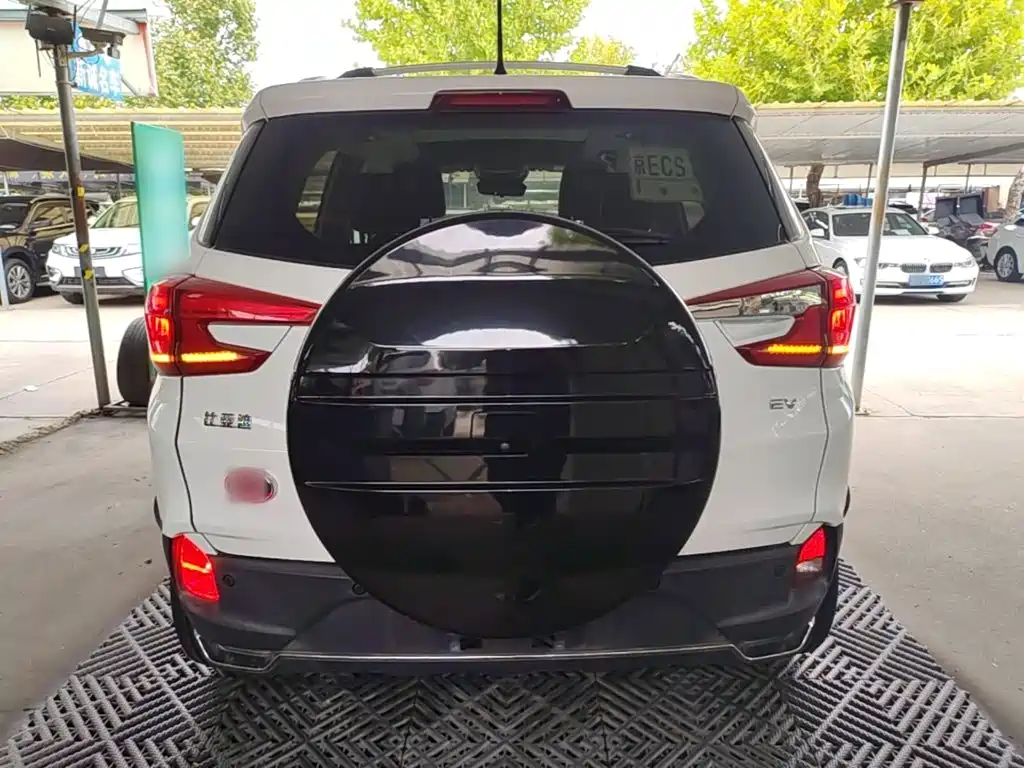 BYD Yuan EV — миниатюра 6