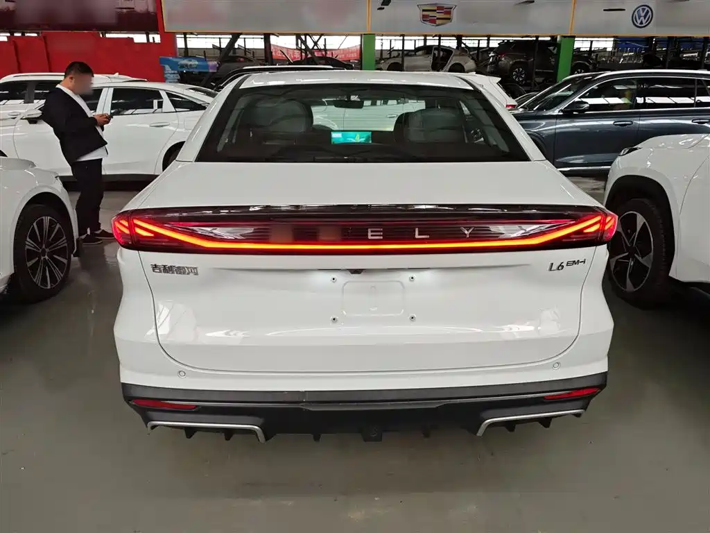 Geely Galaxy Galaxy L6 L6 2025 EM-i 60km