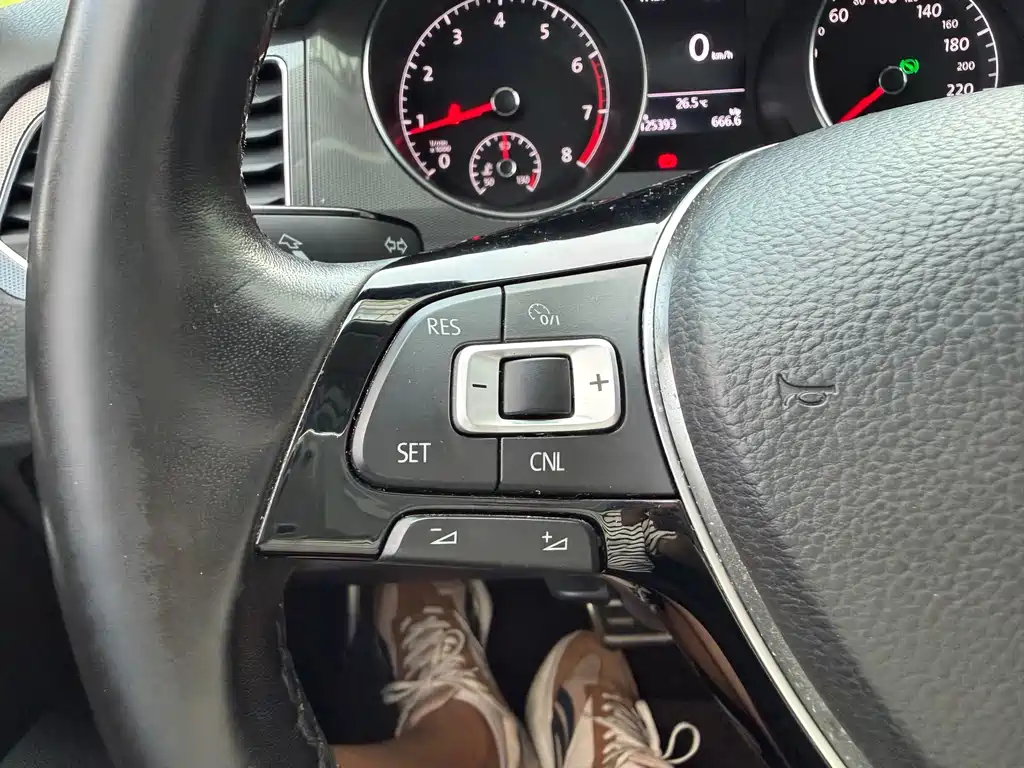 Volkswagen Golf Sportsvan — миниатюра 12