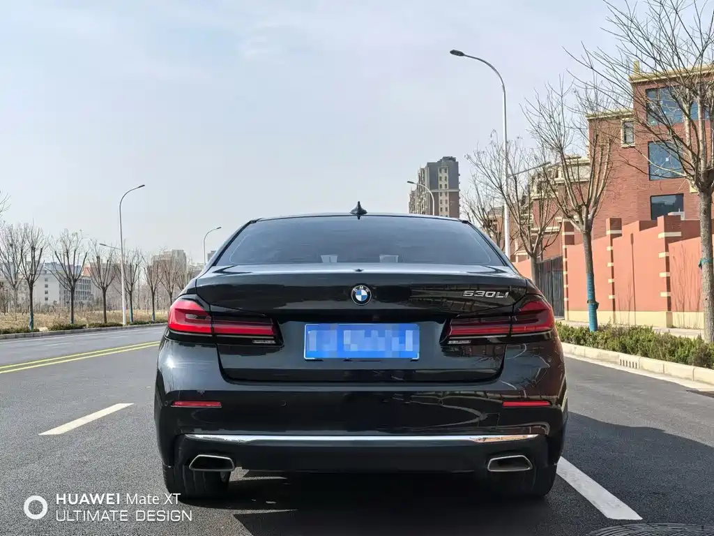 BMW 5 Series — миниатюра 10