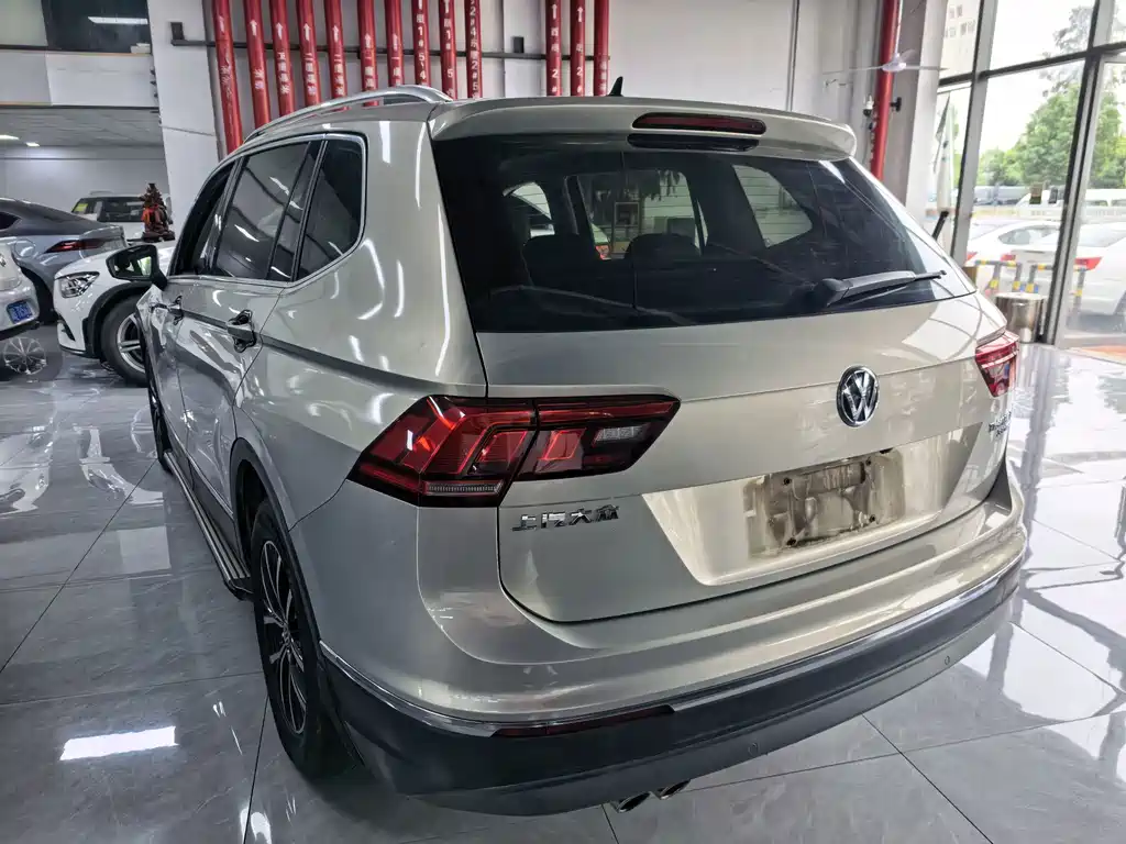 Volkswagen Tiguan L — миниатюра 15