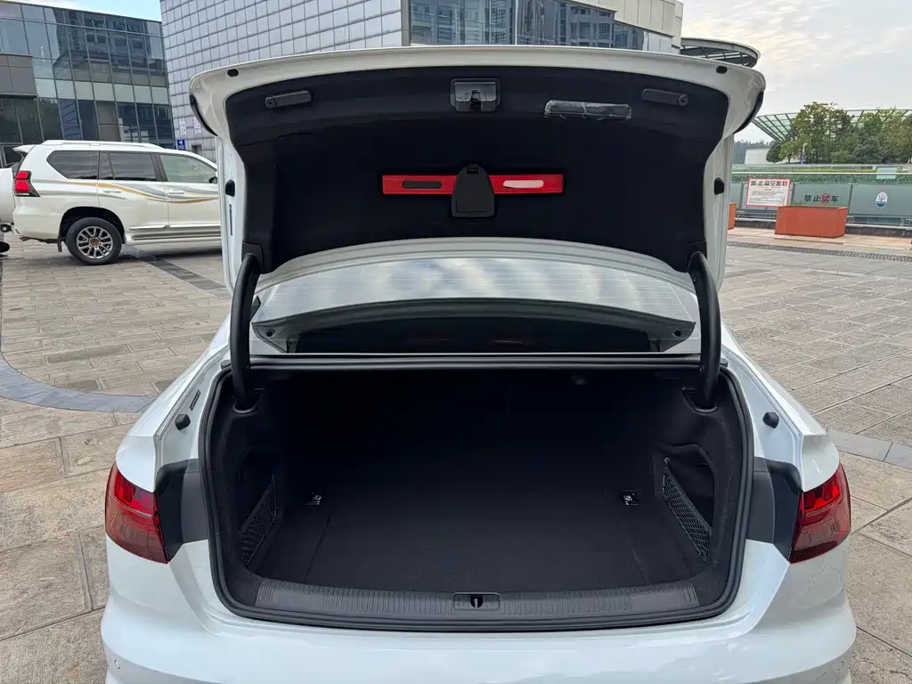 Audi A4L — миниатюра 36