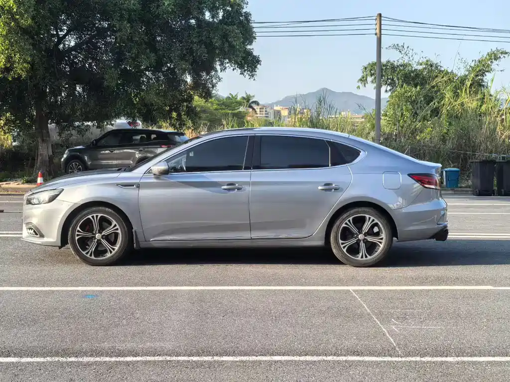 MG MG6 — миниатюра 3