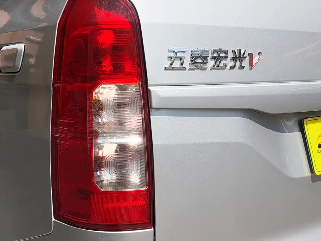 Wuling Hongguang V — миниатюра 19