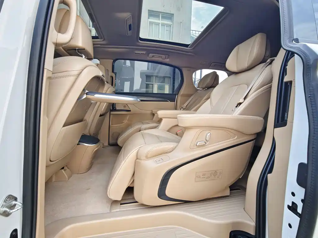 Buick GL8 — миниатюра 11