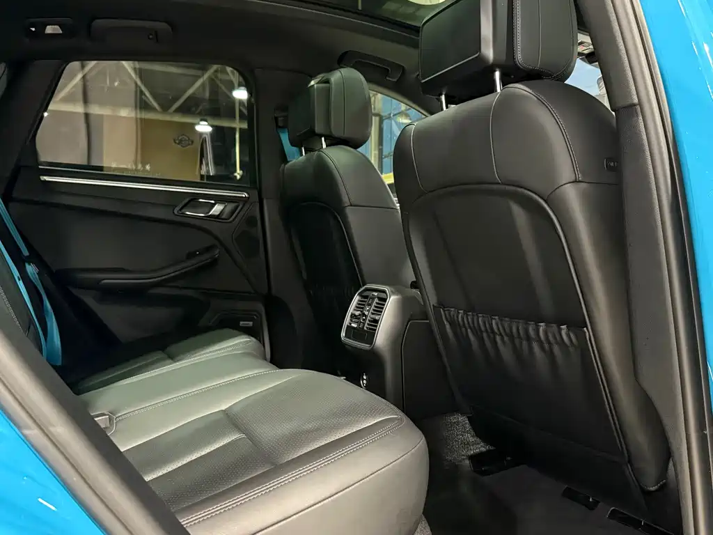 Porsche Macan — миниатюра 11