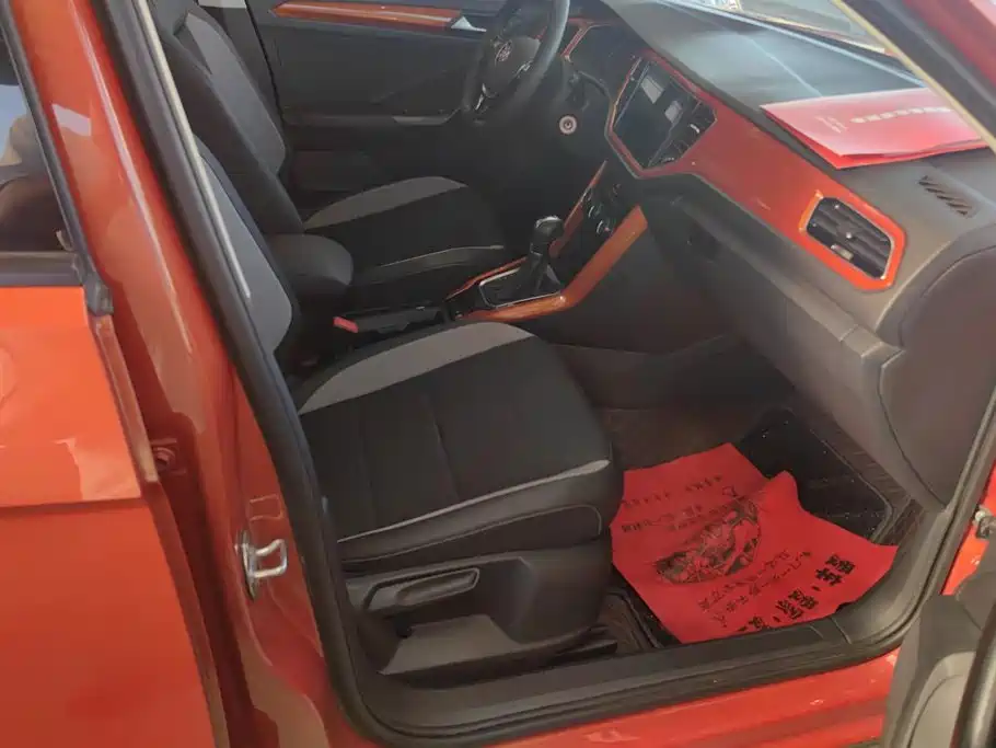 Volkswagen T-Roc — миниатюра 8