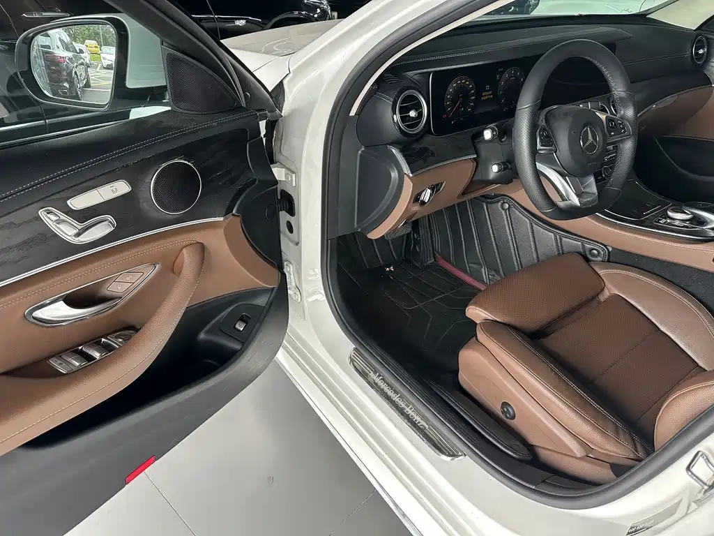 Mercedes-Benz E-Class — миниатюра 5