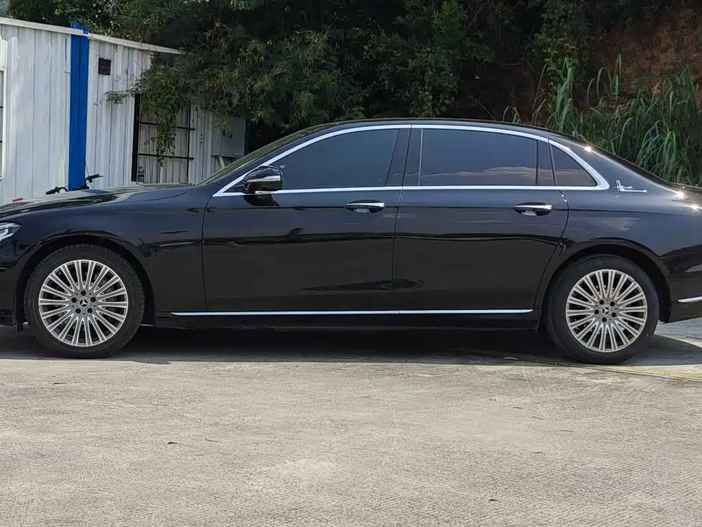 Mercedes-Benz E-Class — миниатюра 8