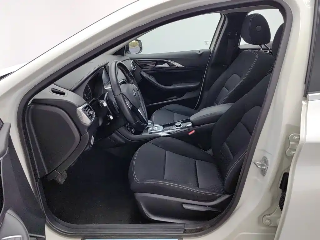 Infiniti QX30 — миниатюра 10