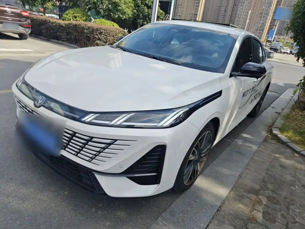 Changan Eado — миниатюра 2