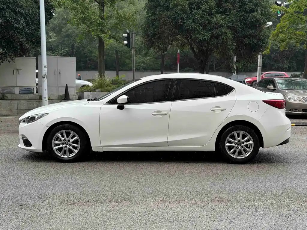 Mazda 3 Axela — миниатюра 4