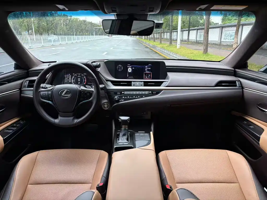 Lexus ES — миниатюра 8