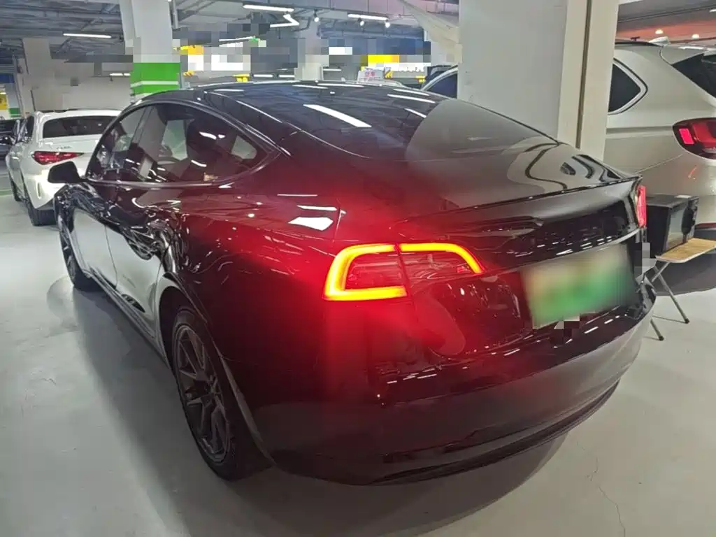 Tesla Model 3 — миниатюра 5