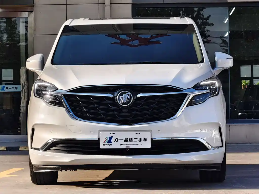 Buick GL8 — миниатюра 2