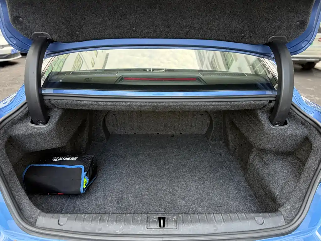 Geely Borui Hybrid — миниатюра 17