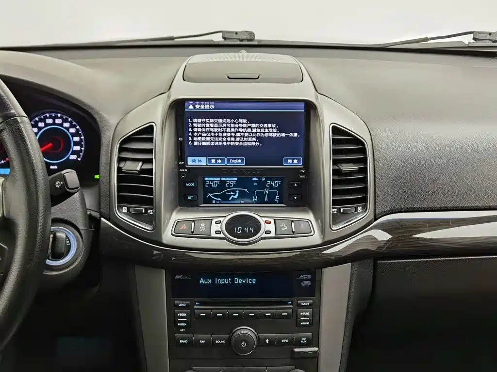 Chevrolet Captiva — миниатюра 12