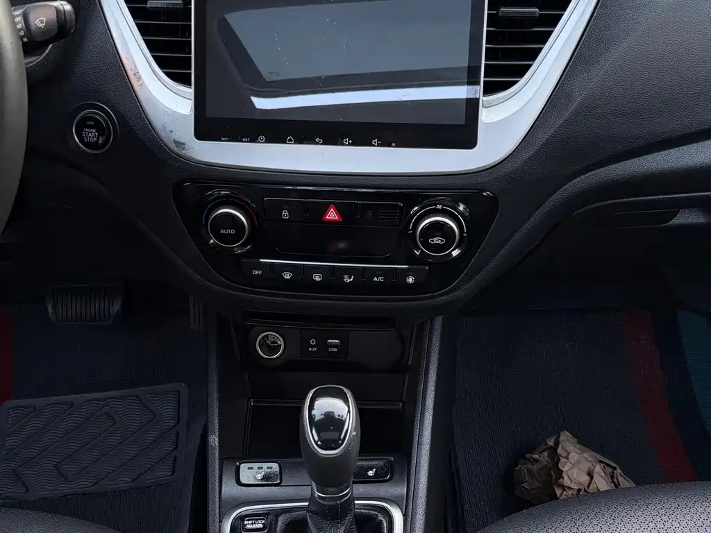 Hyundai Verna — миниатюра 9