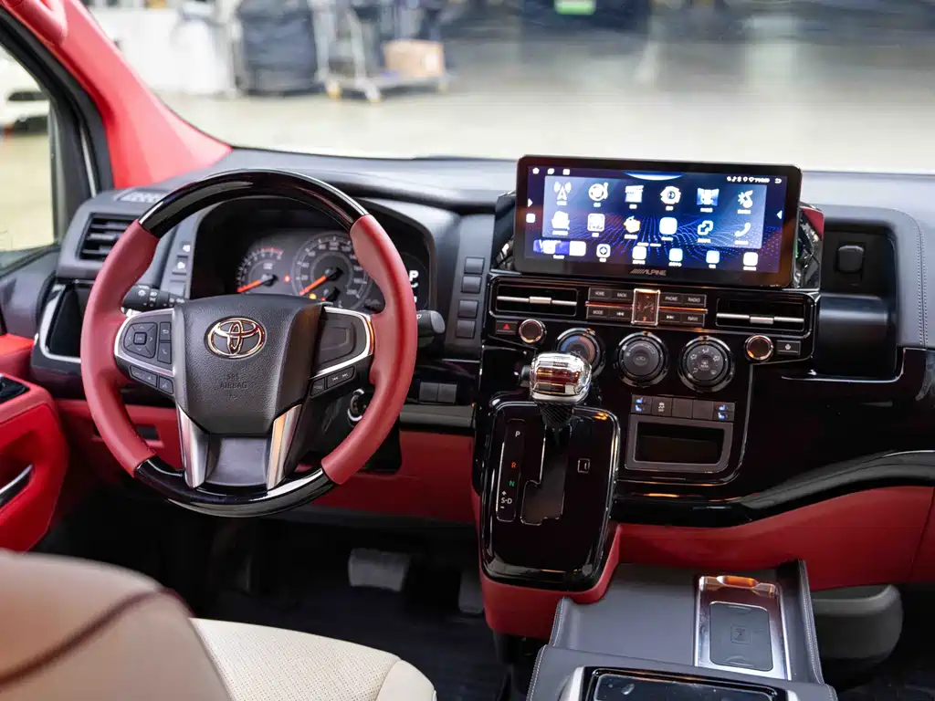 Toyota Hiace — миниатюра 11