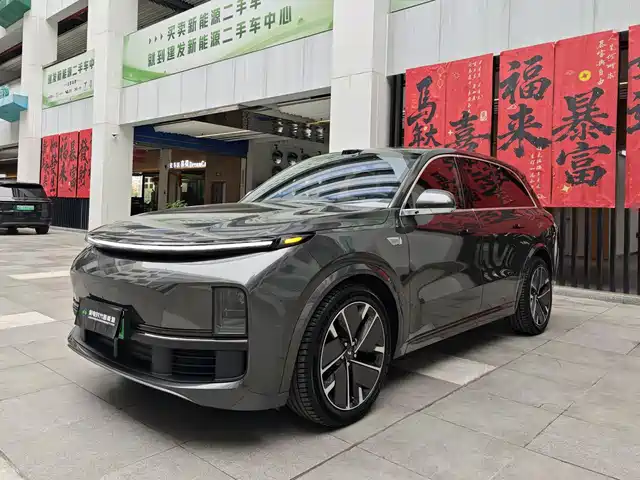 Li Auto IDEAL L8 2025