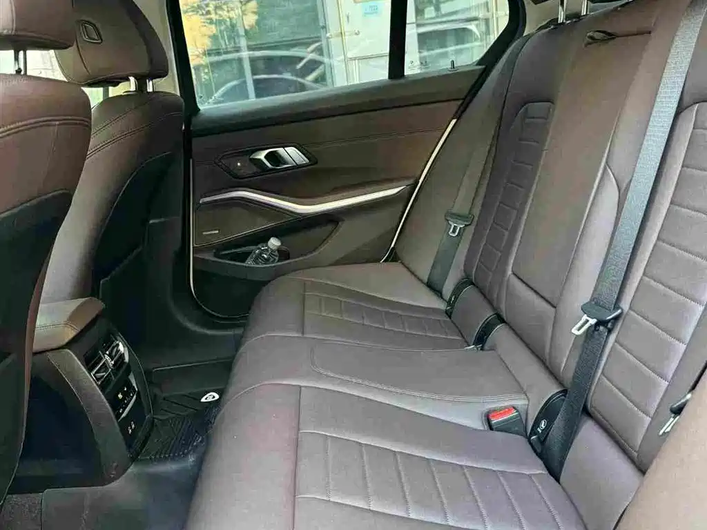 BMW 3 Series — миниатюра 10