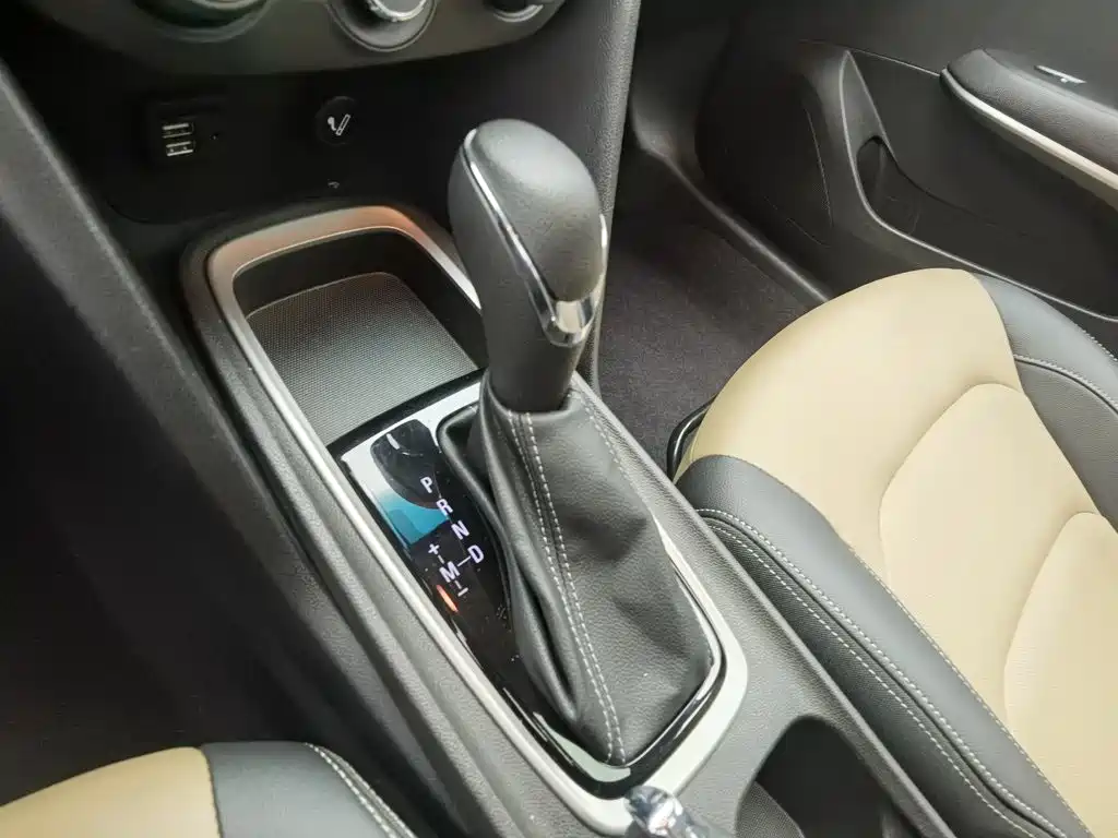 Chevrolet Monza — миниатюра 13