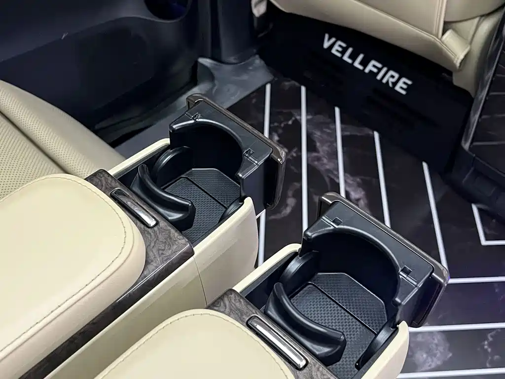 Toyota Vellfire — миниатюра 20