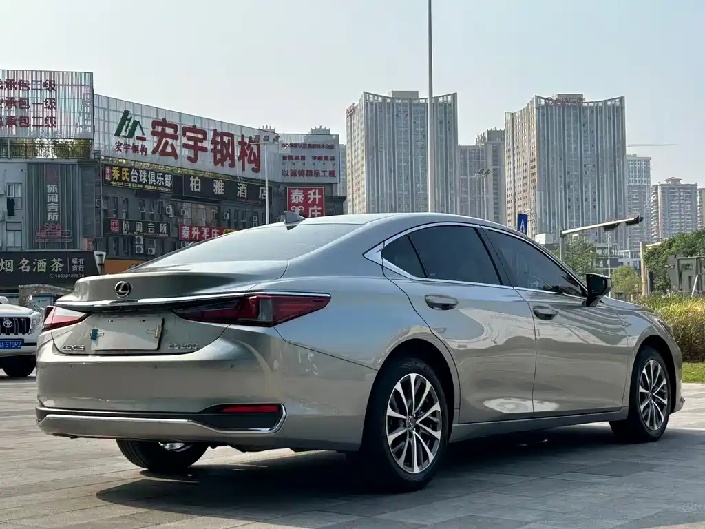 Lexus ES 2023 — фото 5