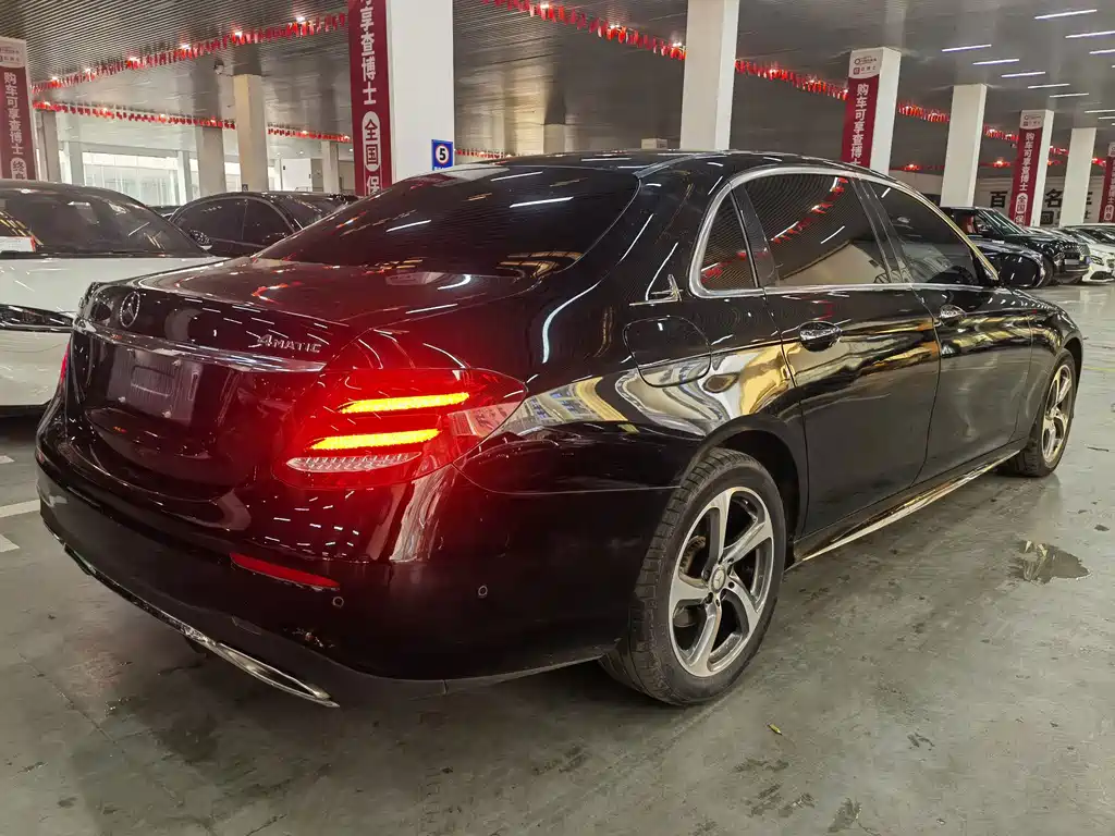 Mercedes-Benz E-Class — миниатюра 4