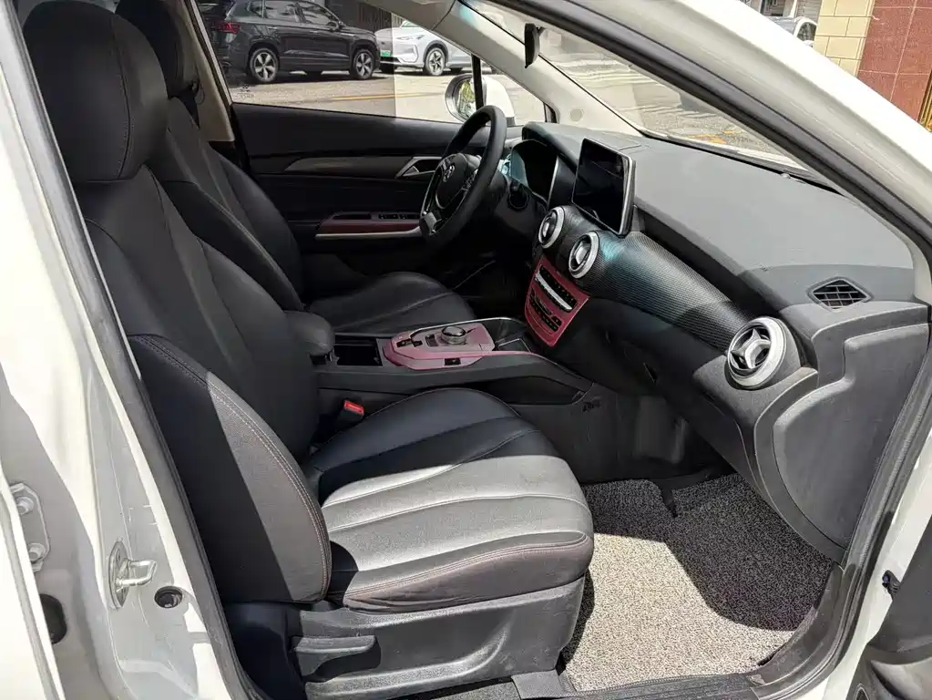 BAIC EU5 2018 R500