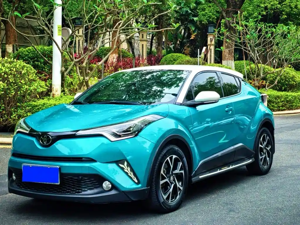 Купить Toyota C-HR