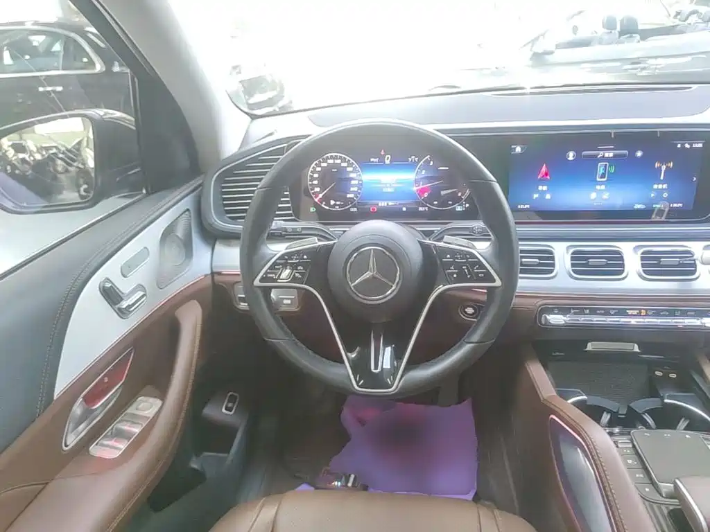 Mercedes-Benz GLE (Import) — миниатюра 11