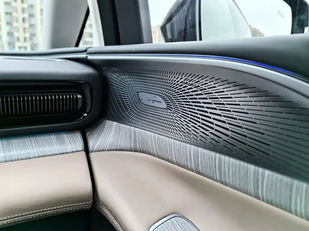 XPeng X9 — миниатюра 6