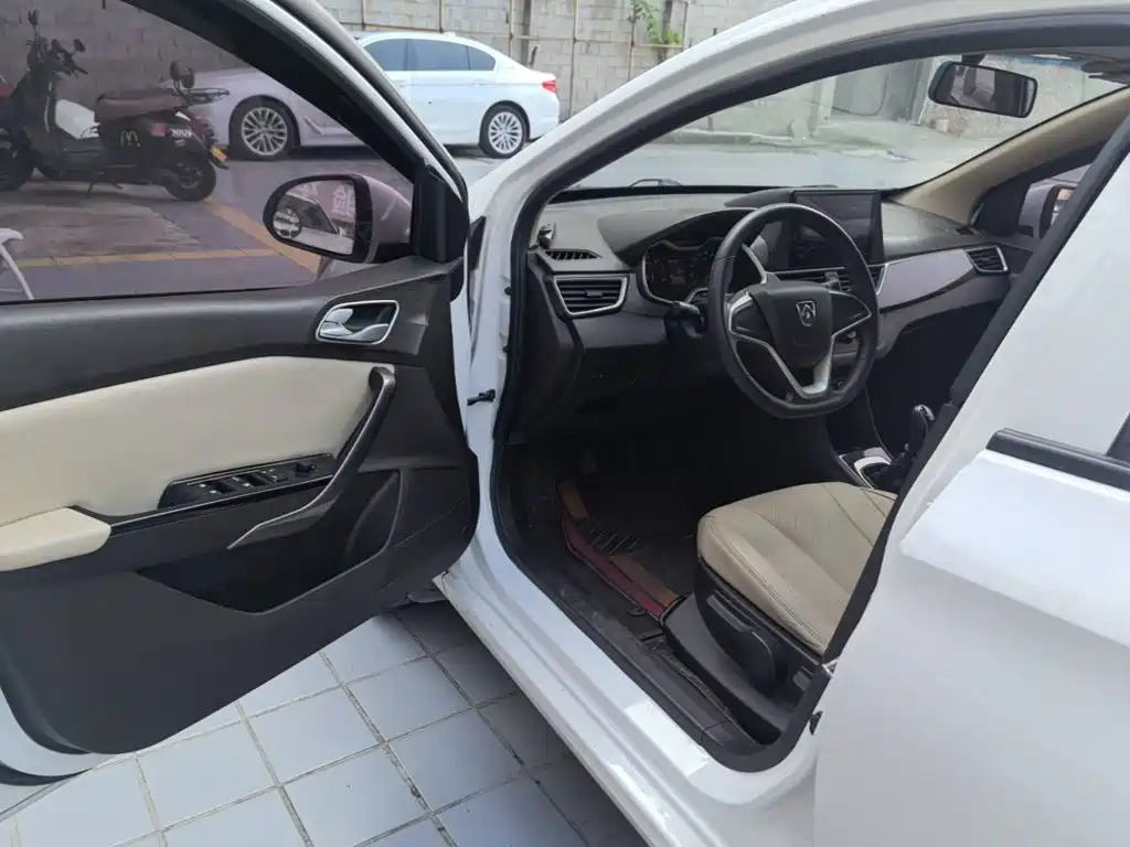 Baojun 310W — миниатюра 16