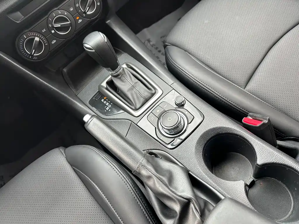 Mazda 3 Axela Sedan 1.5L Auto Comfort Type China V, фото 14